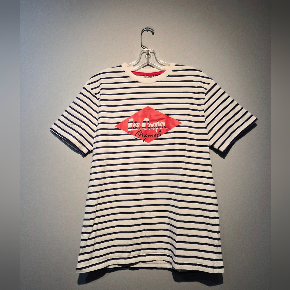Striped Lee Cooper Graphic T-Shirt | Size Large
